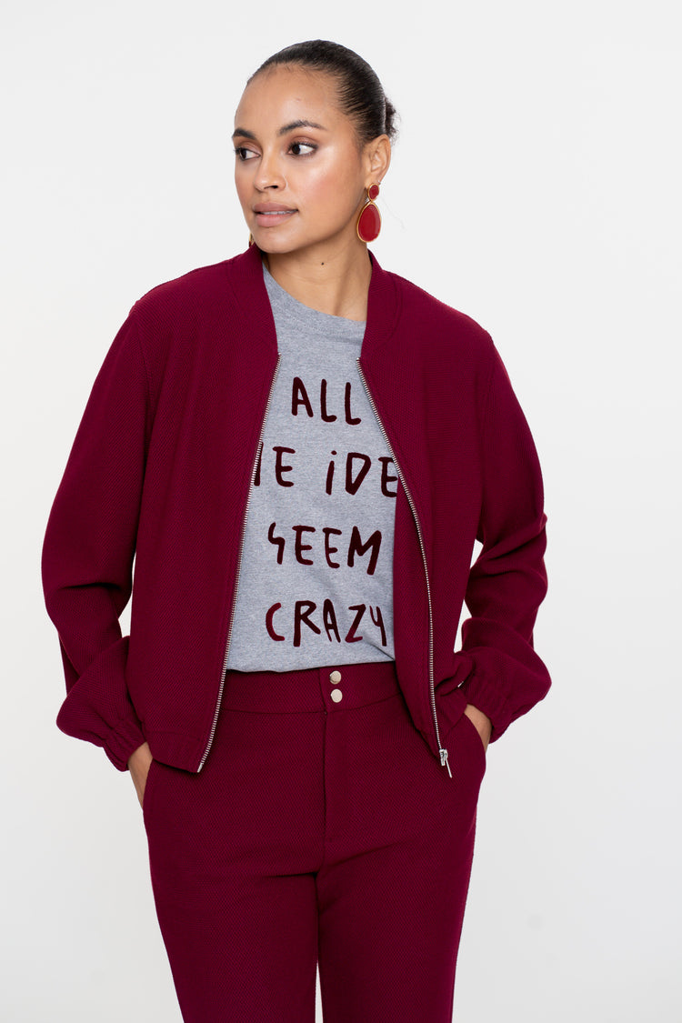 Geisha dames basic T-shirt met tekst  'All the ideas seem crazy'