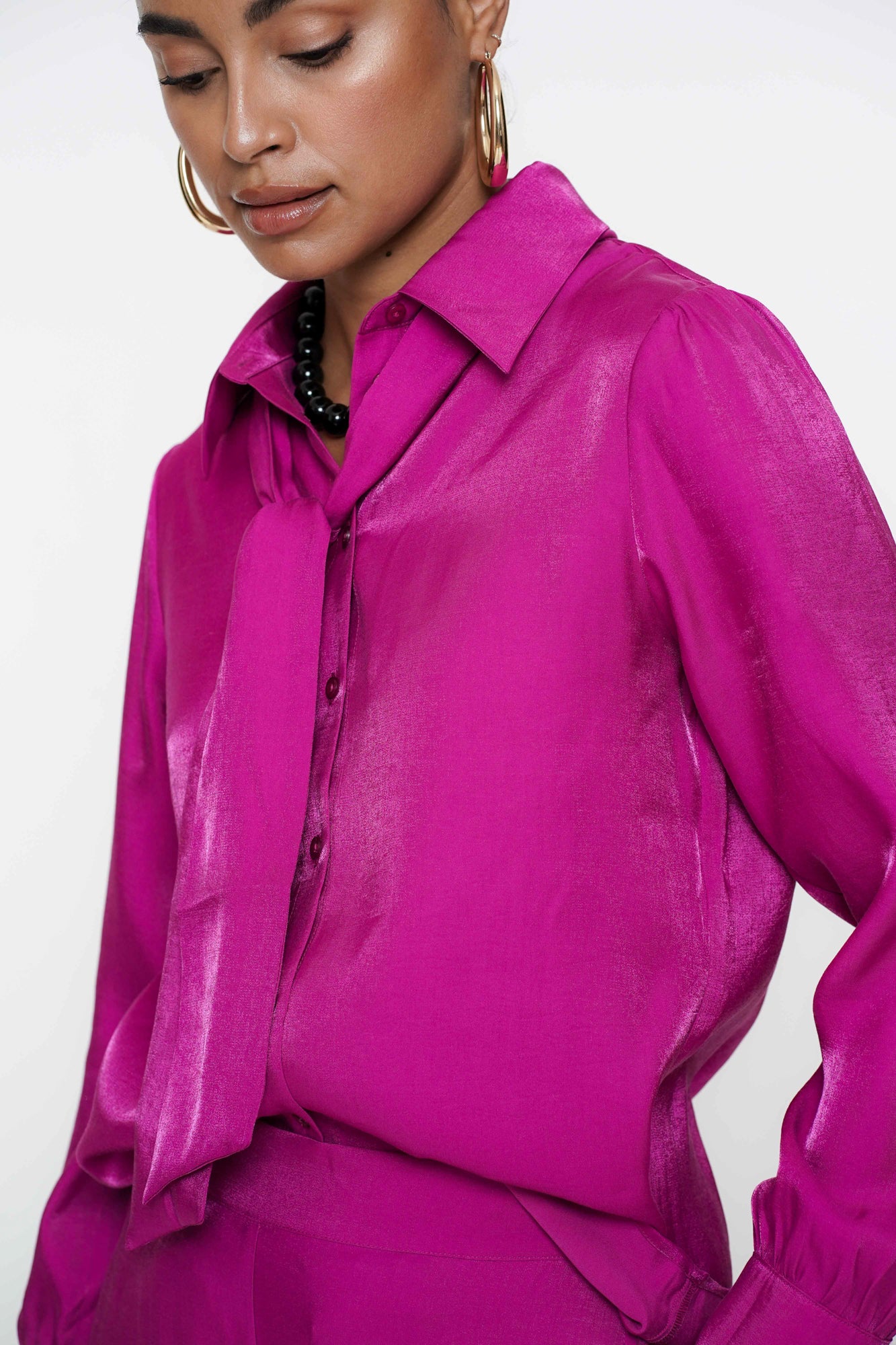 Geisha dames blouse shiny met strikdetail