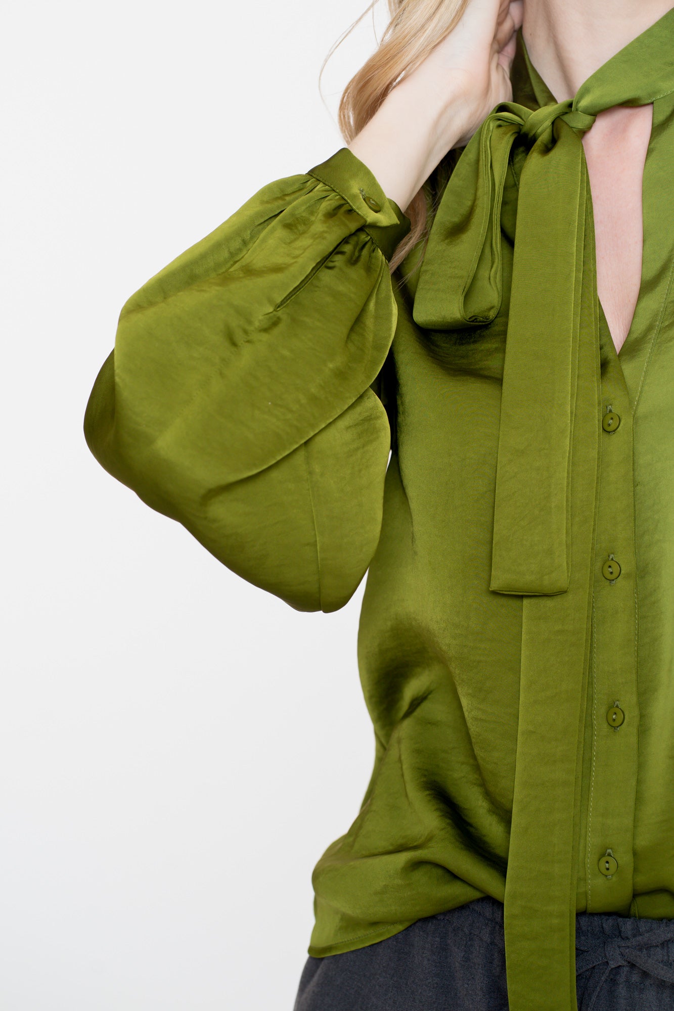 Geisha dames satin look blouse met strikdetail