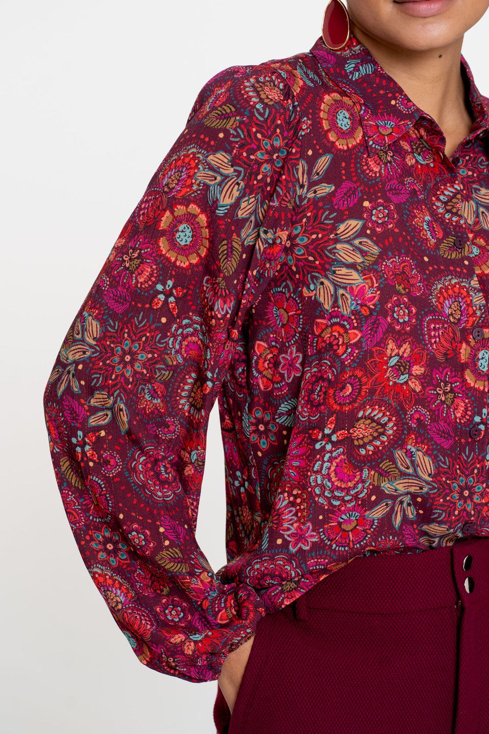 Geisha dames blouse met sierlijke gekleurde print