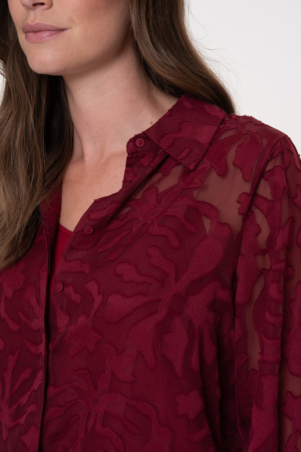Geisha dames blouse met see-through stof en reliëfdesign