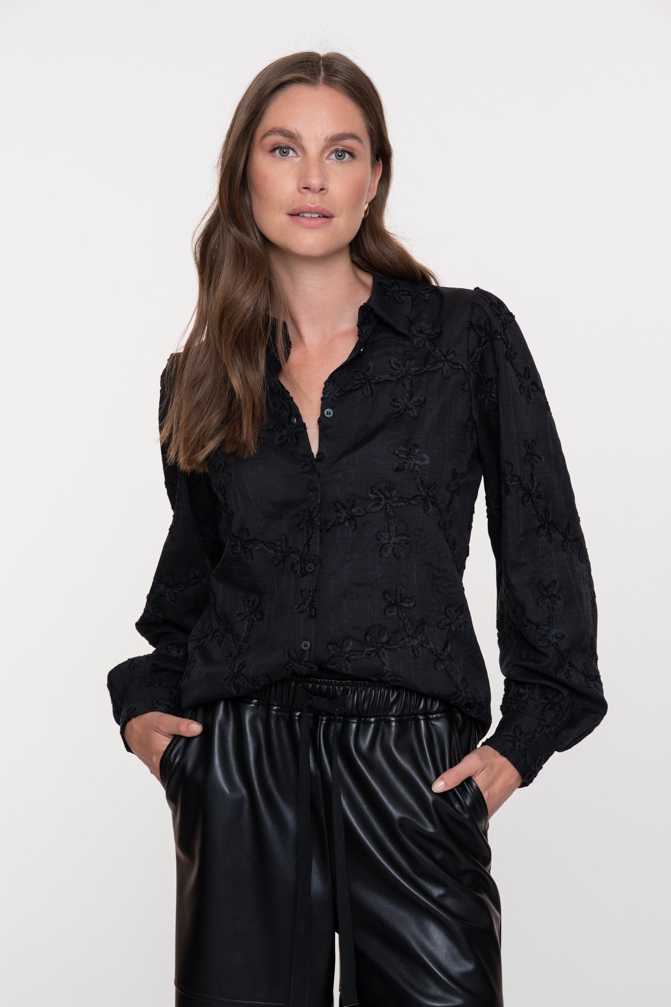 Geisha dames embroided flower blouse