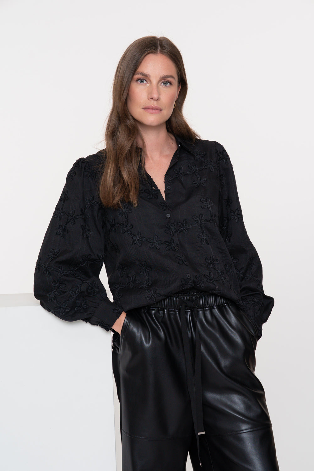Geisha dames embroided flower blouse