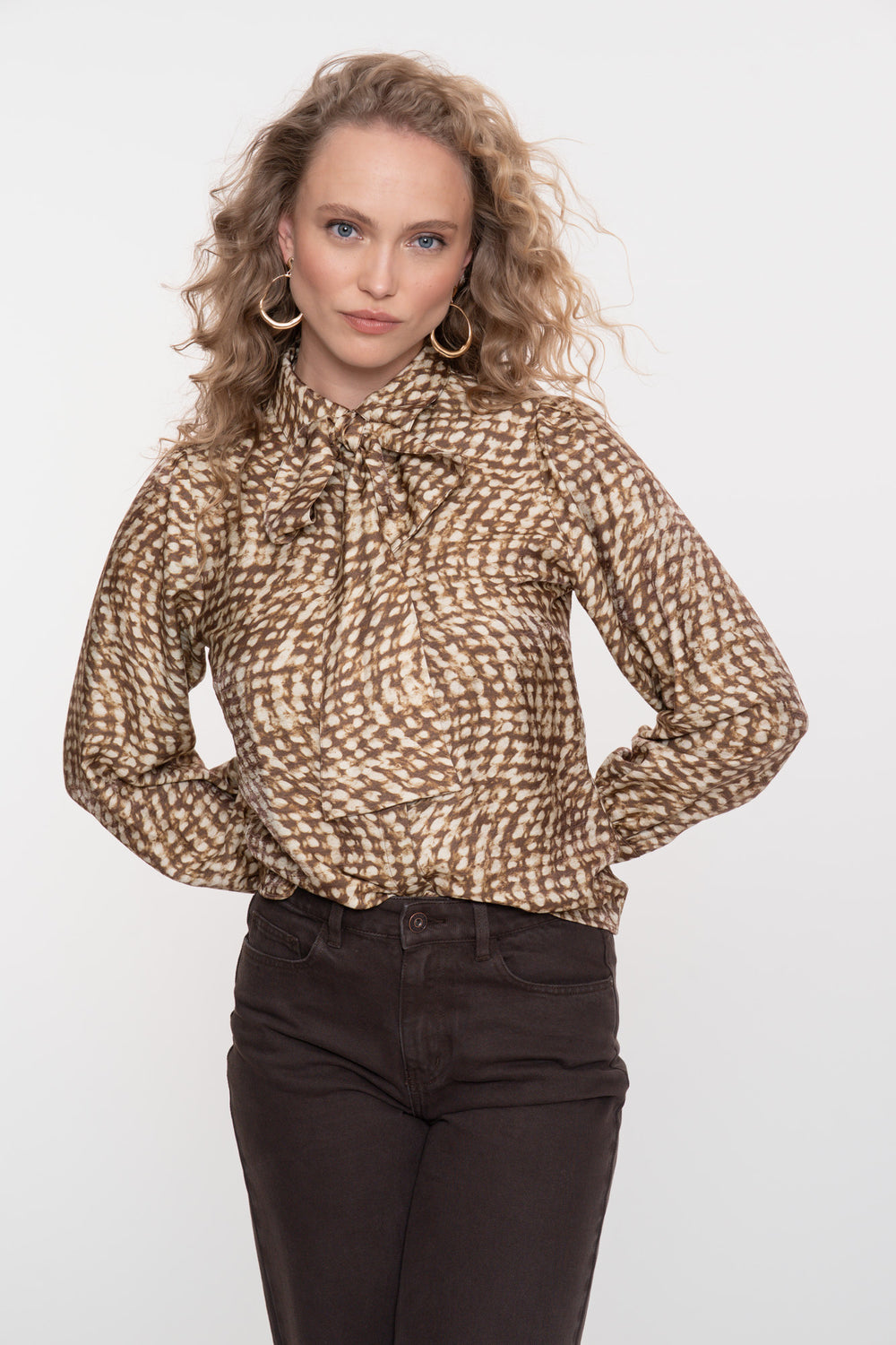 Geisha dames abstracte swirl print blouse met strik