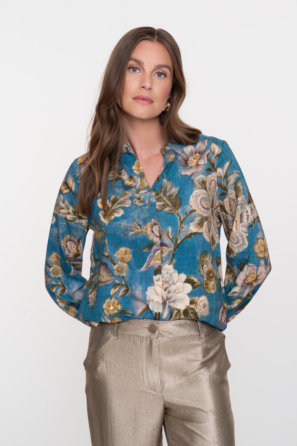 Geisha dames blouse met bloemendessin in blauwe tinten