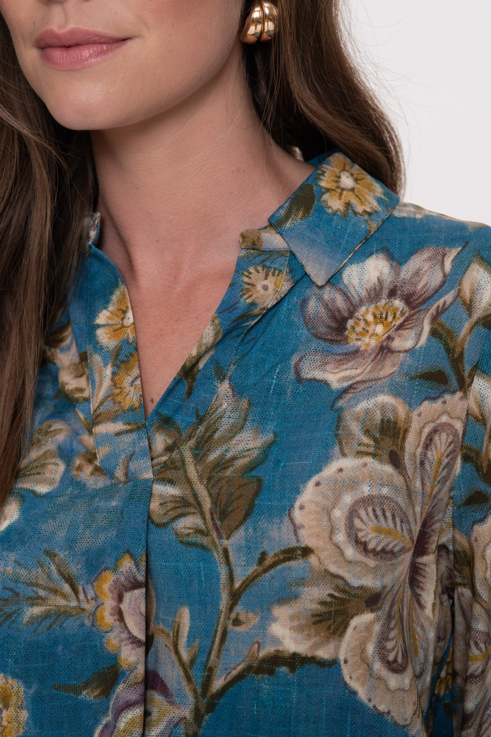 Geisha dames blouse met bloemendessin in blauwe tinten