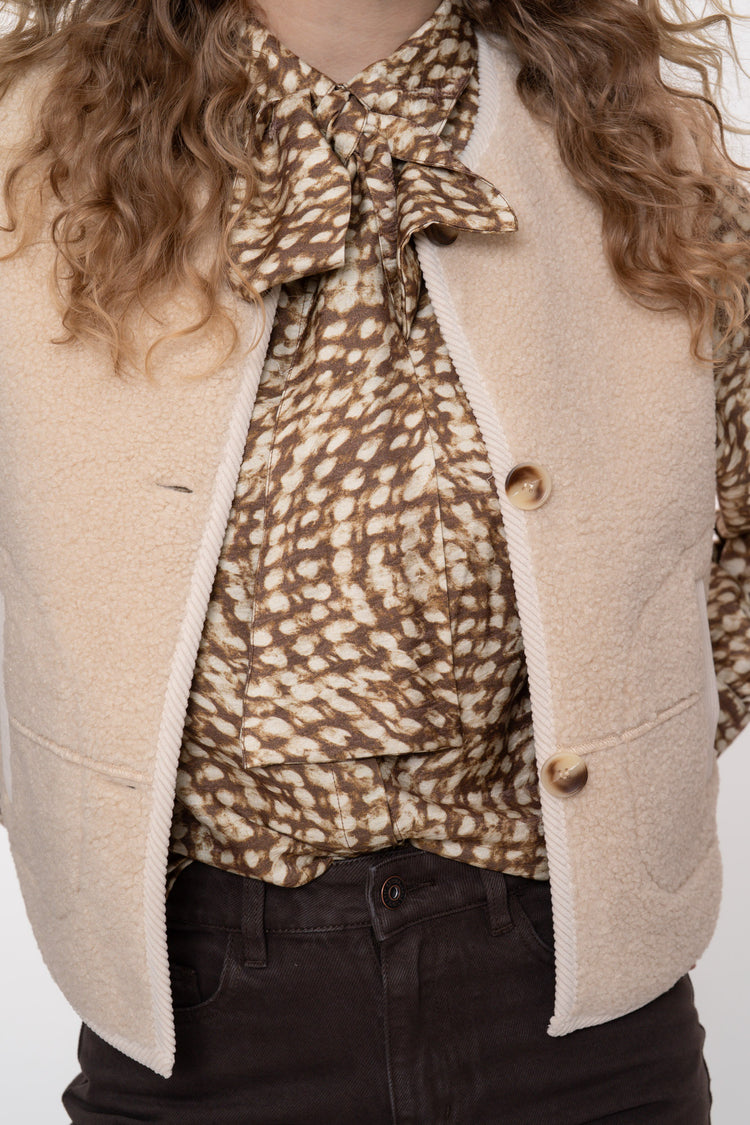 Geisha dames crèmekleurig teddy gilet met knoopsluiting