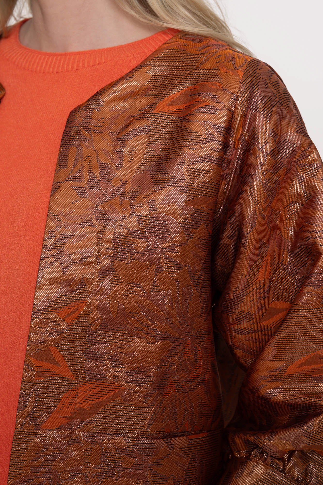 Geisha dames koperkleurig jasje met metallic jacquardprint