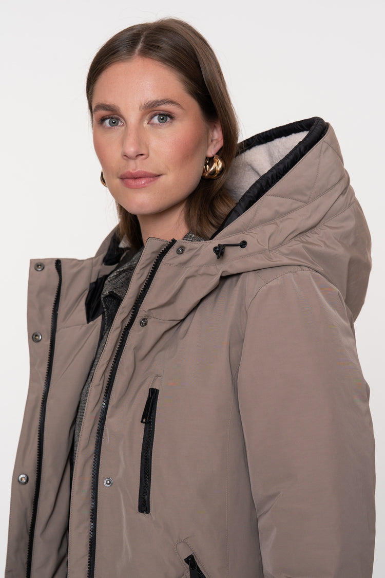 Geisha dames gewatteerde jas met teddy hood