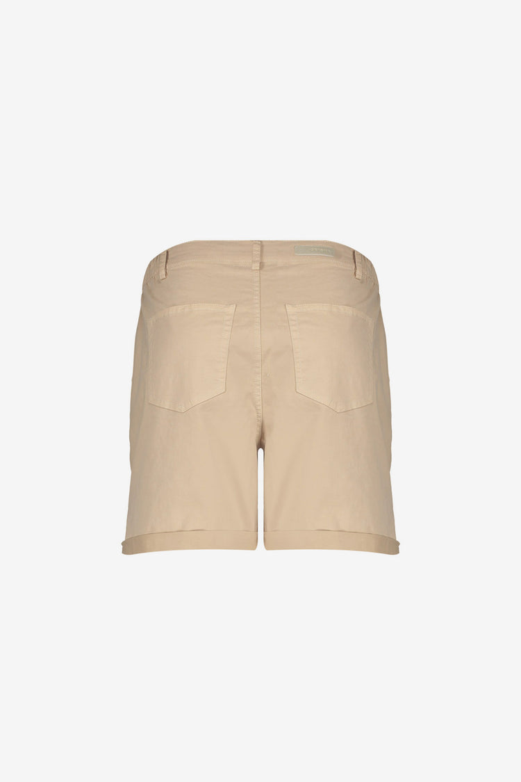 Geisha straight fit short