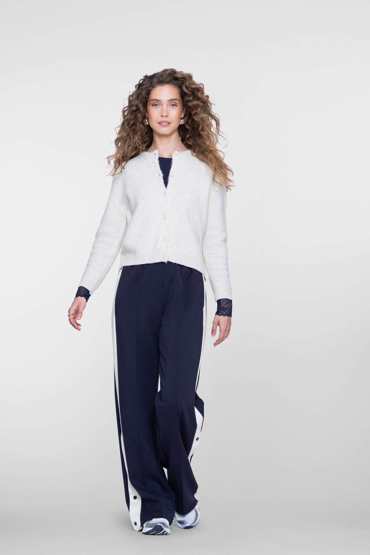 Geisha basic top met kanten manchetten – Shop de look