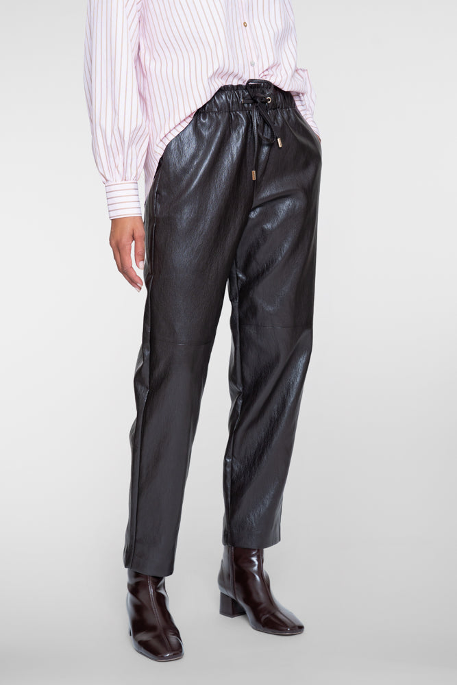 Geisha faux leren tapered broek met elastische tailleband