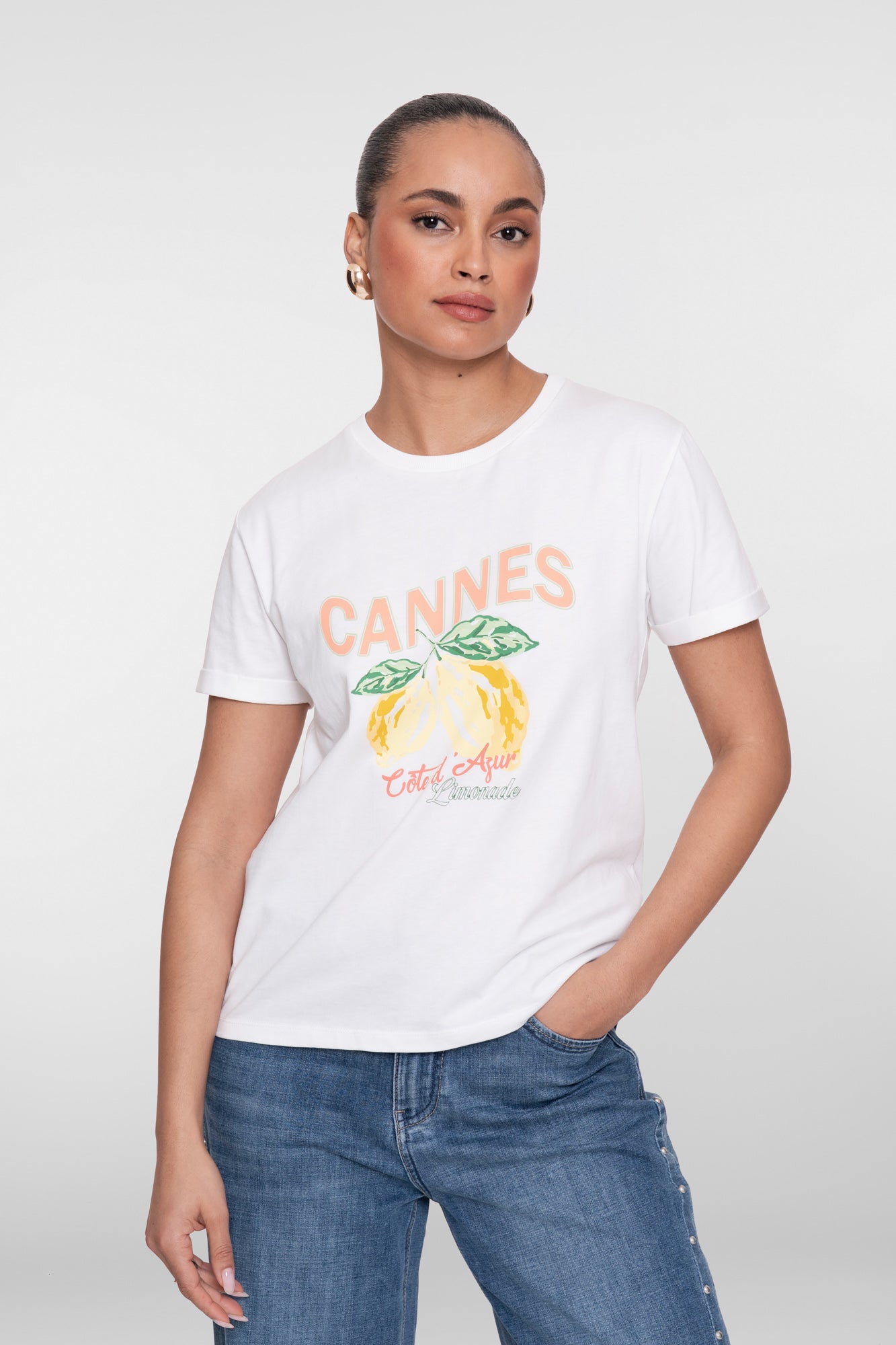 Geisha Cannes print T-shirt met citroenmotief