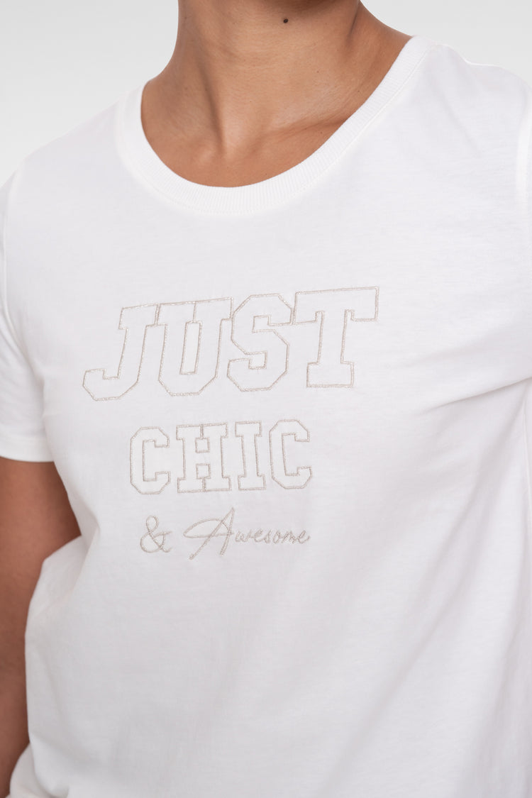 Geisha T-shirt met chestprint en subtiel reliëf