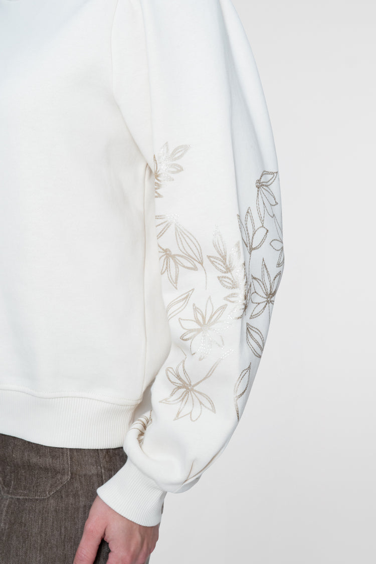 Geisha sweater met geborduurde bloemenmouwen