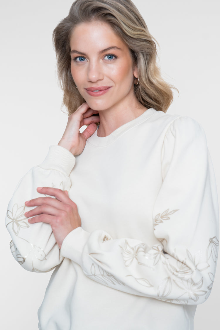 Geisha sweater met geborduurde bloemenmouwen