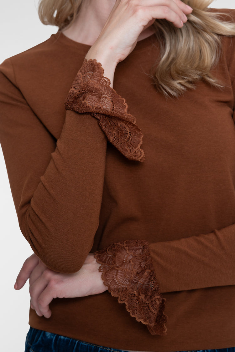 Geisha longsleeve top met kanten mouwdetail