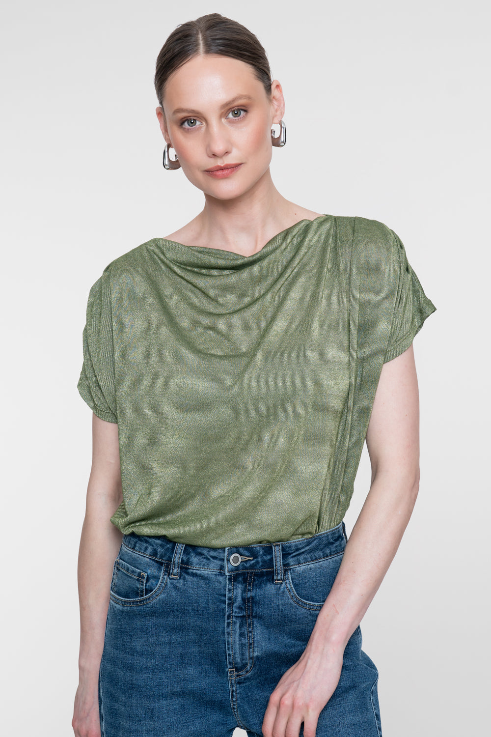 Geisha glanzende top met watervalhals in groen