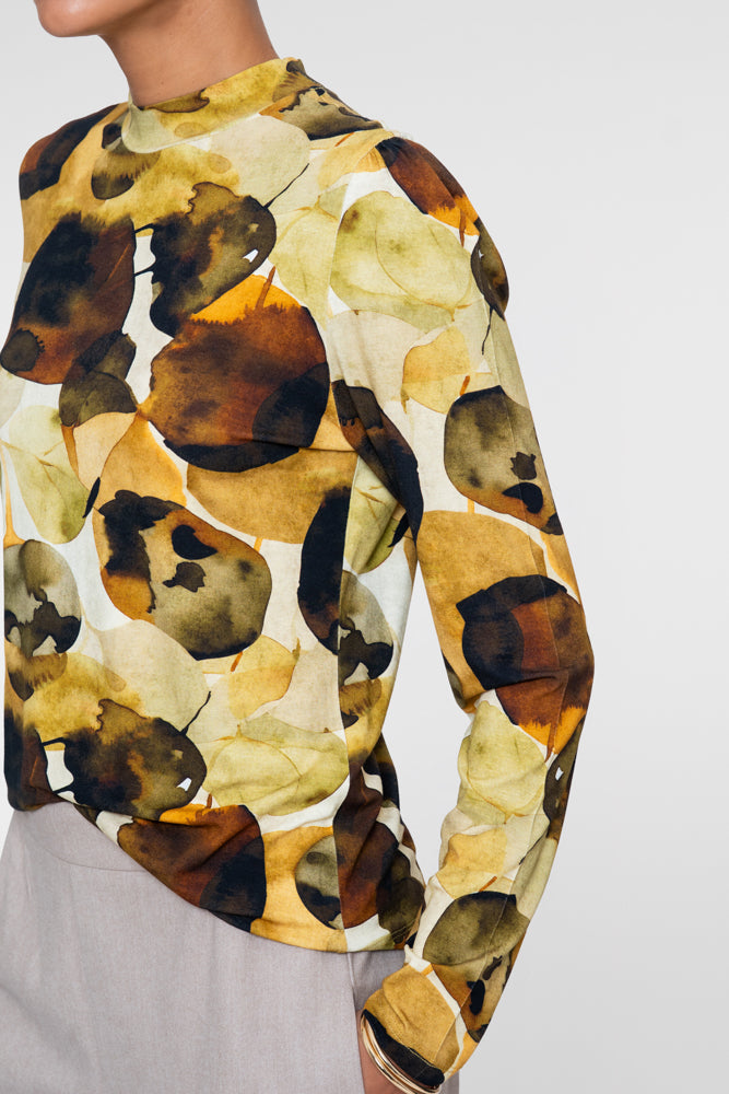 Geisha viscose longsleeve met bladprint en opstaande halslijn