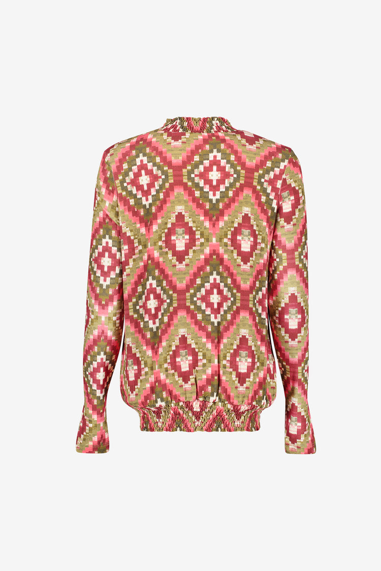 Geisha top met grafische ruitprint en gesmokte details.