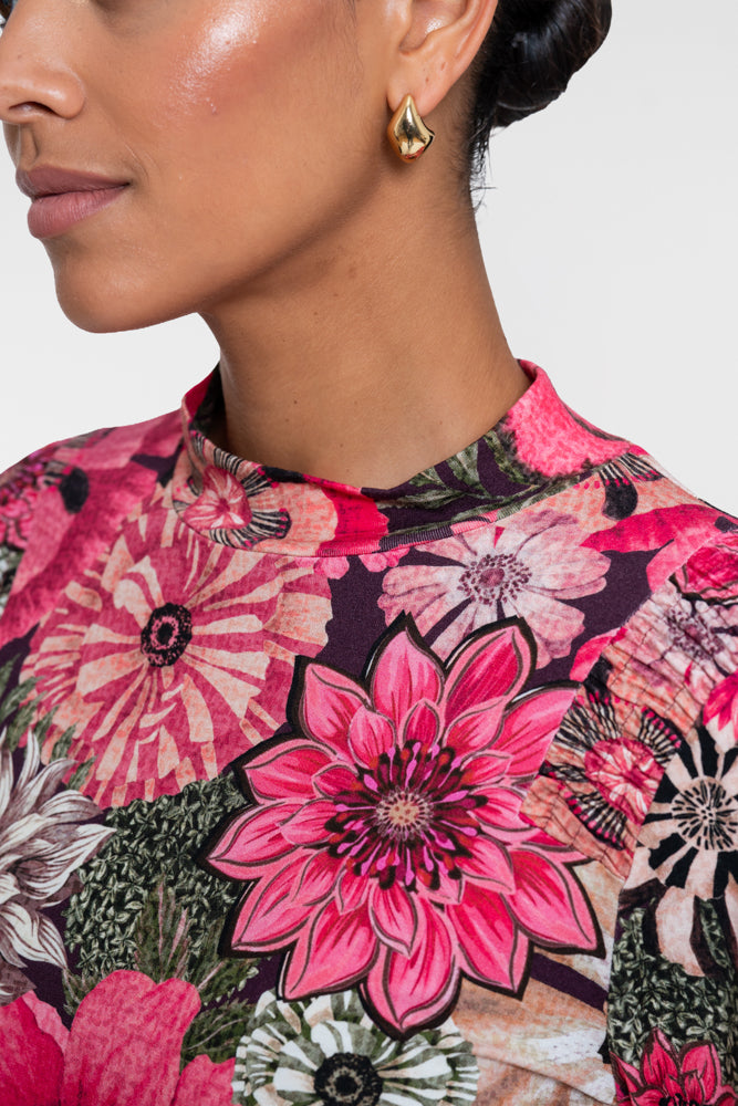 Geisha bloementop met smockdetail en opstaande hals