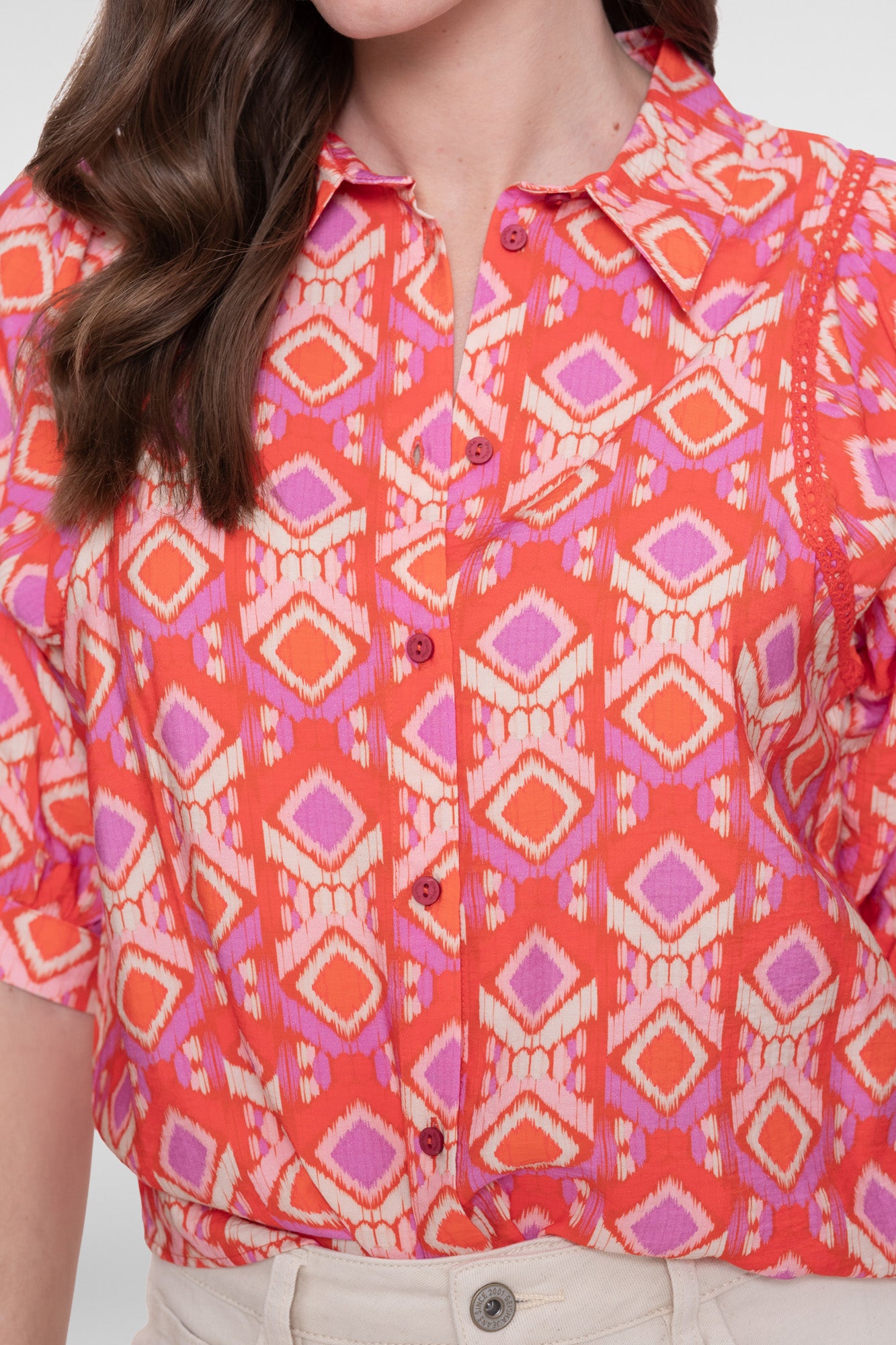 Geisha blouse met kleurrijke grafische print