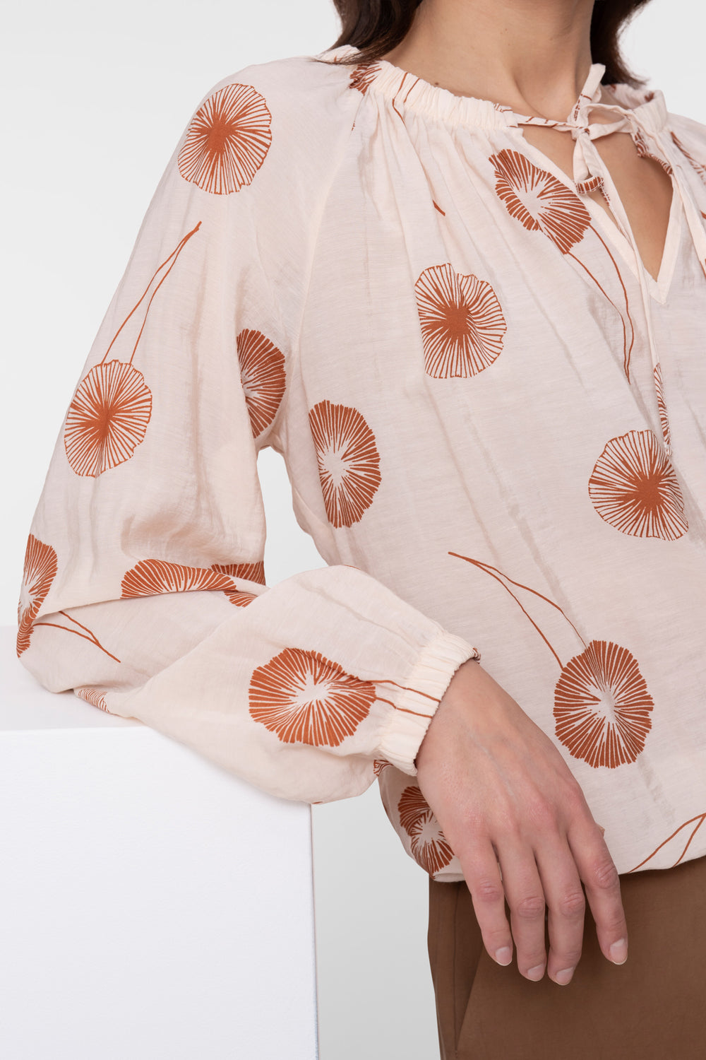 Geisha top met waaierpatroon en sierkoord