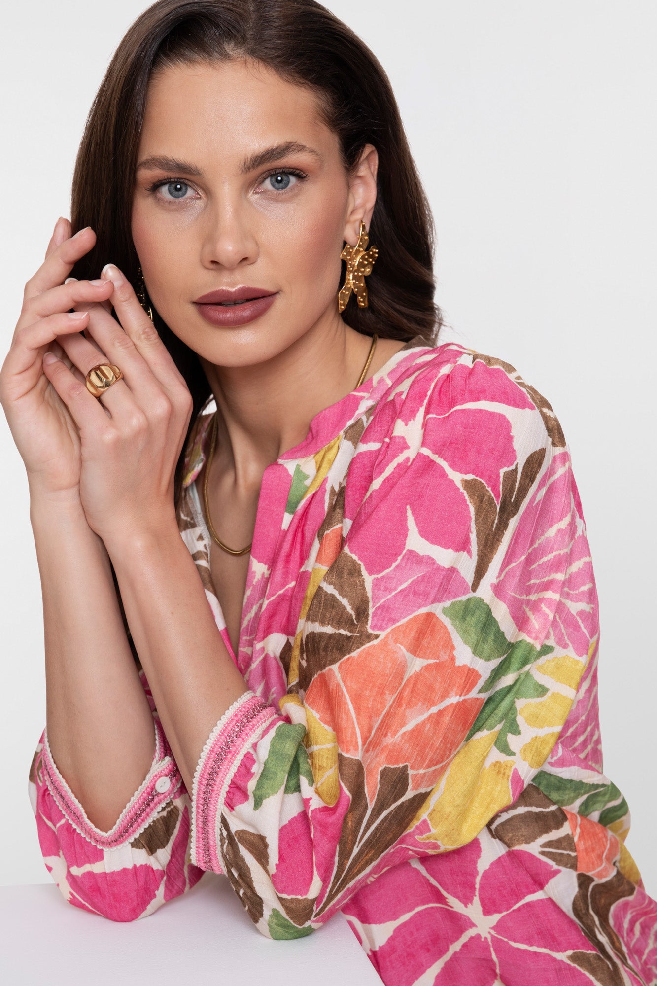 Geisha top met kleurrijke botanische print en V-hals
