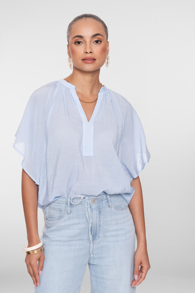 Geisha top met vlindermouwen lichtblauw