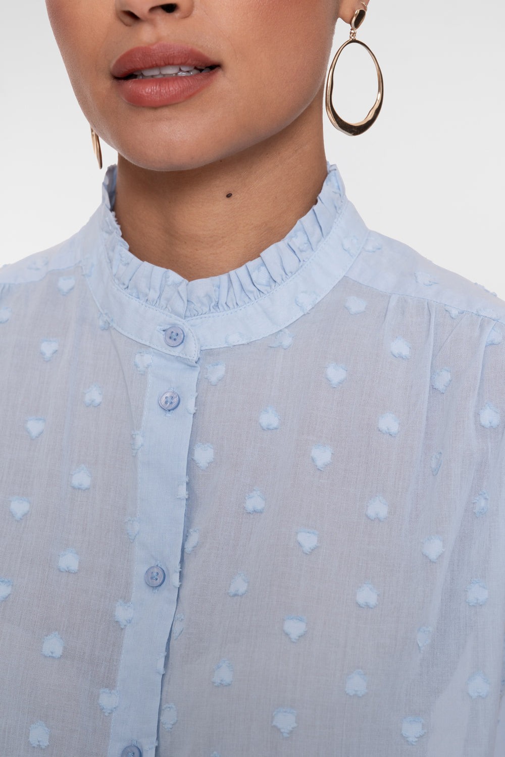 Geisha blouse met ruffle hals en subtiele hartjesdessin