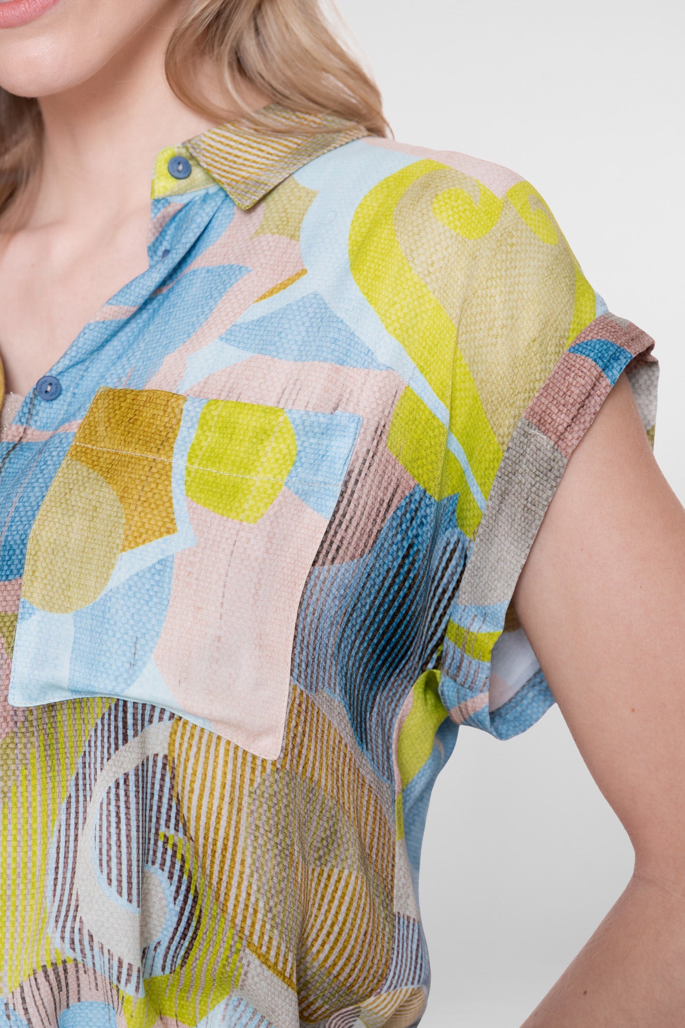 Geisha dames blouse met grafische print en korte mouwen