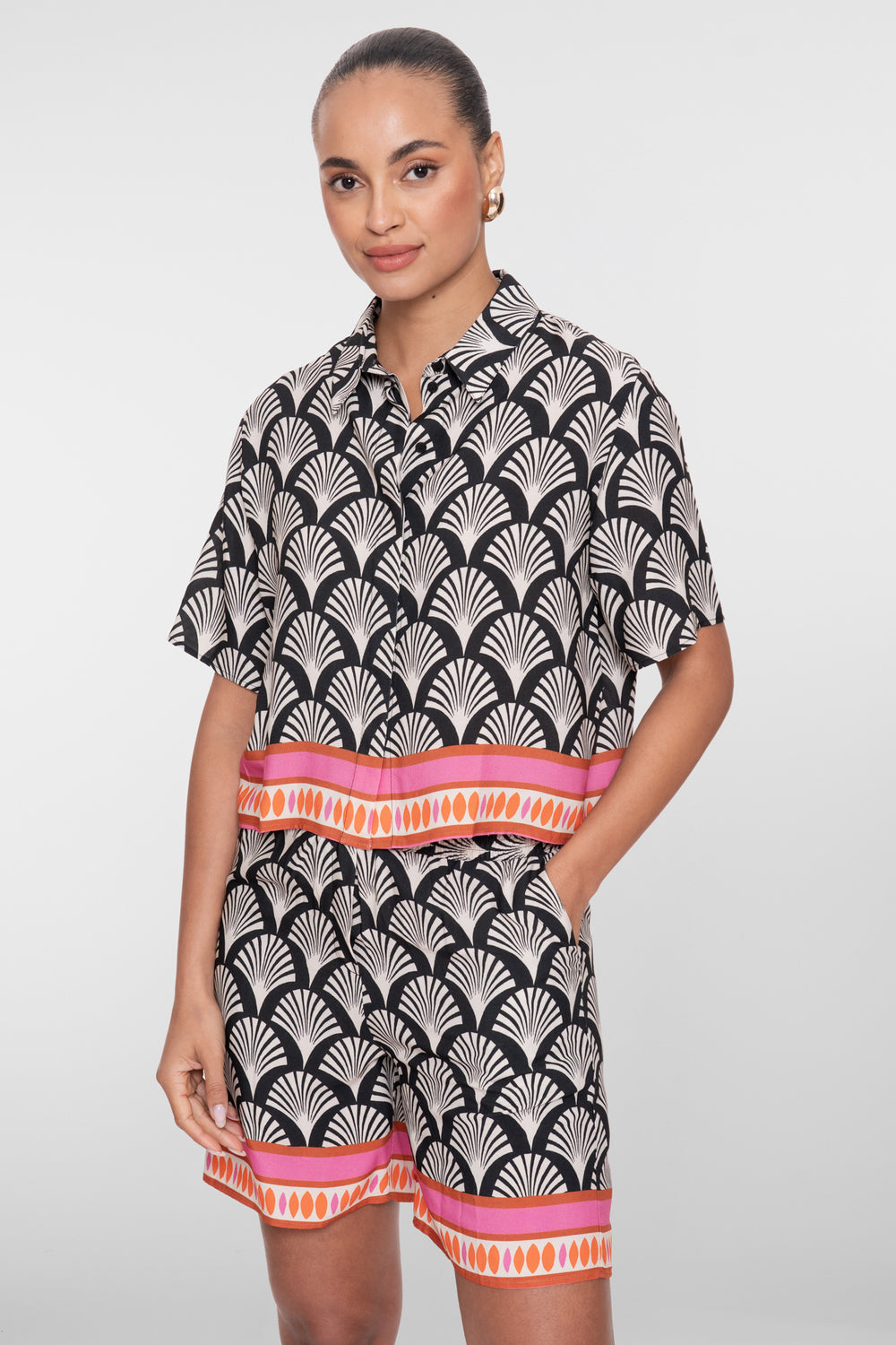 Geisha blouse met grafische print en contrasterende zoom