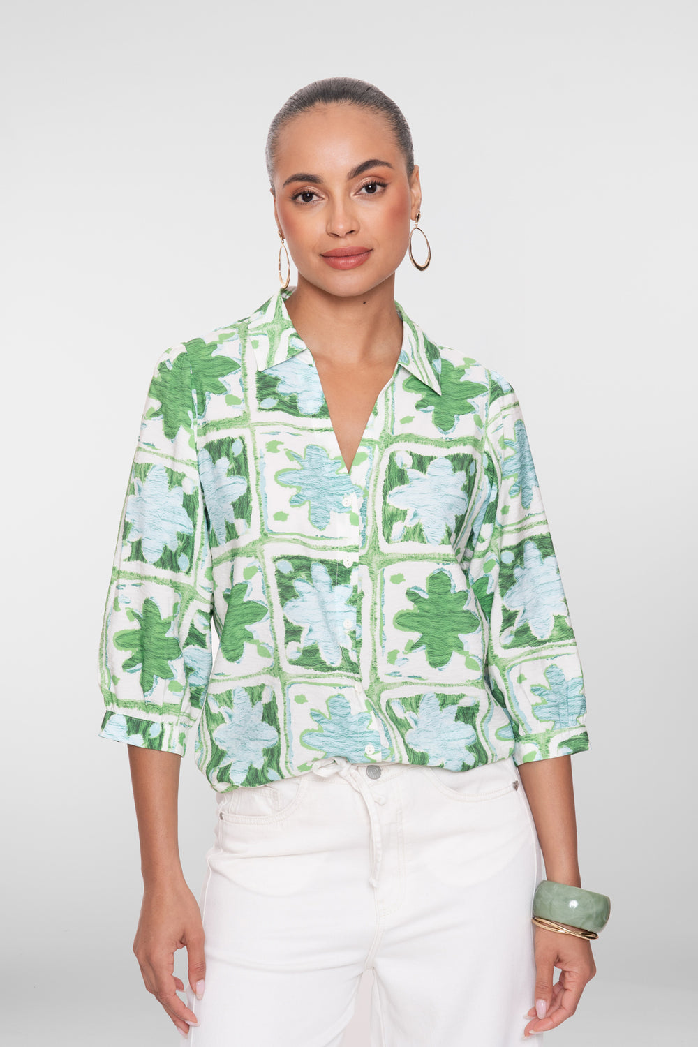 Geisha blouse met tegelprint en zachte groentinten