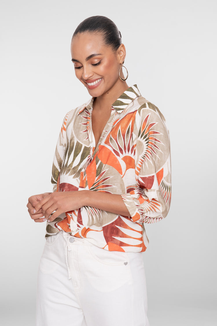Geisha blouse met bloemenprint in warme tinten en V-hals