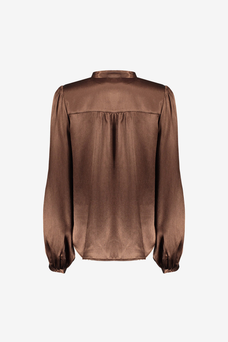 Geisha glanzende blouse met opstaande hals en subtiel pofmouwtje