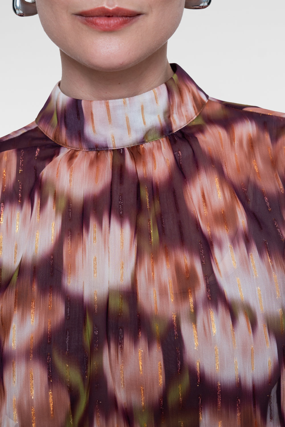Geisha blouse met opstaande hals en kleurrijke dessinprint