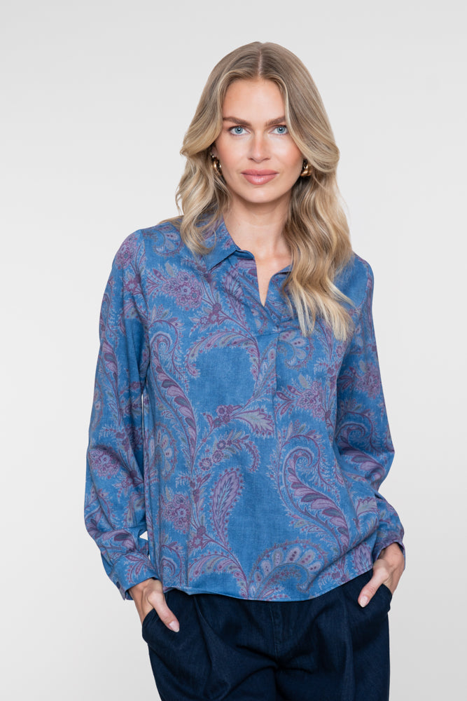 Geisha top met paisley bloemenprint en V-snit