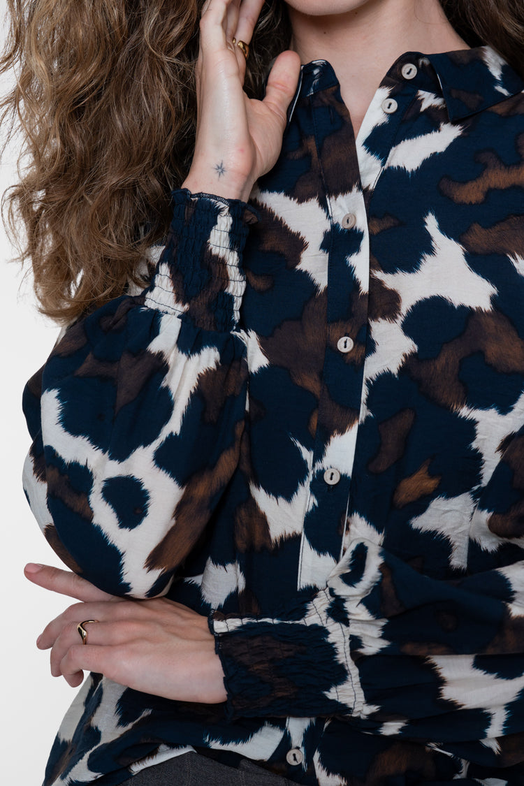Geisha bestseller blouse met moderne cow print
