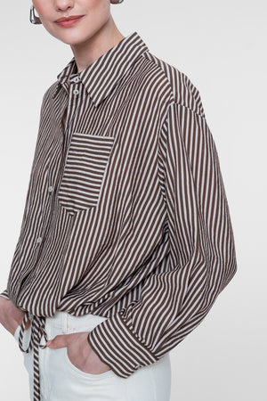 Geisha gestreepte blouse met strikdetail en borstzak