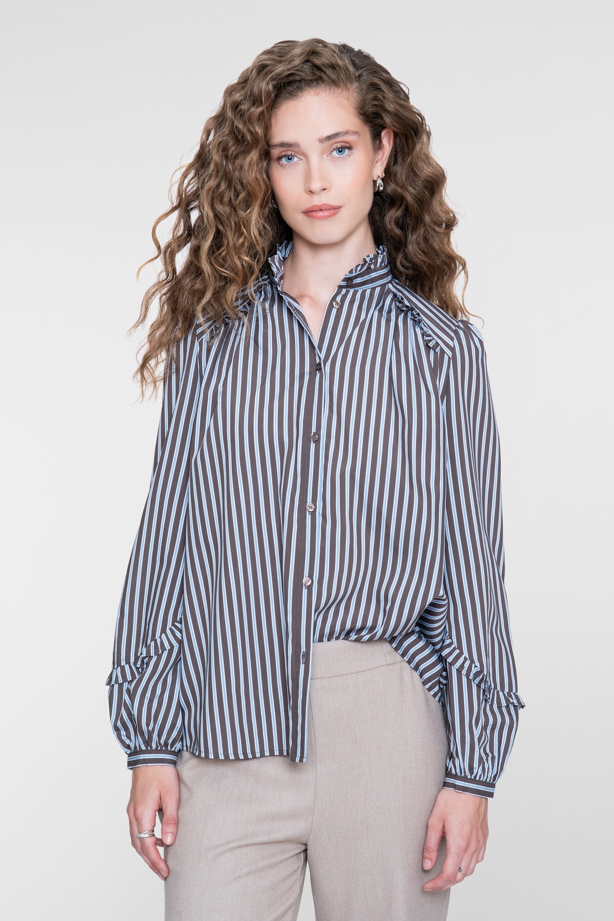 Geisha blouse met strepen en romantische ruffledetails – Shop de look