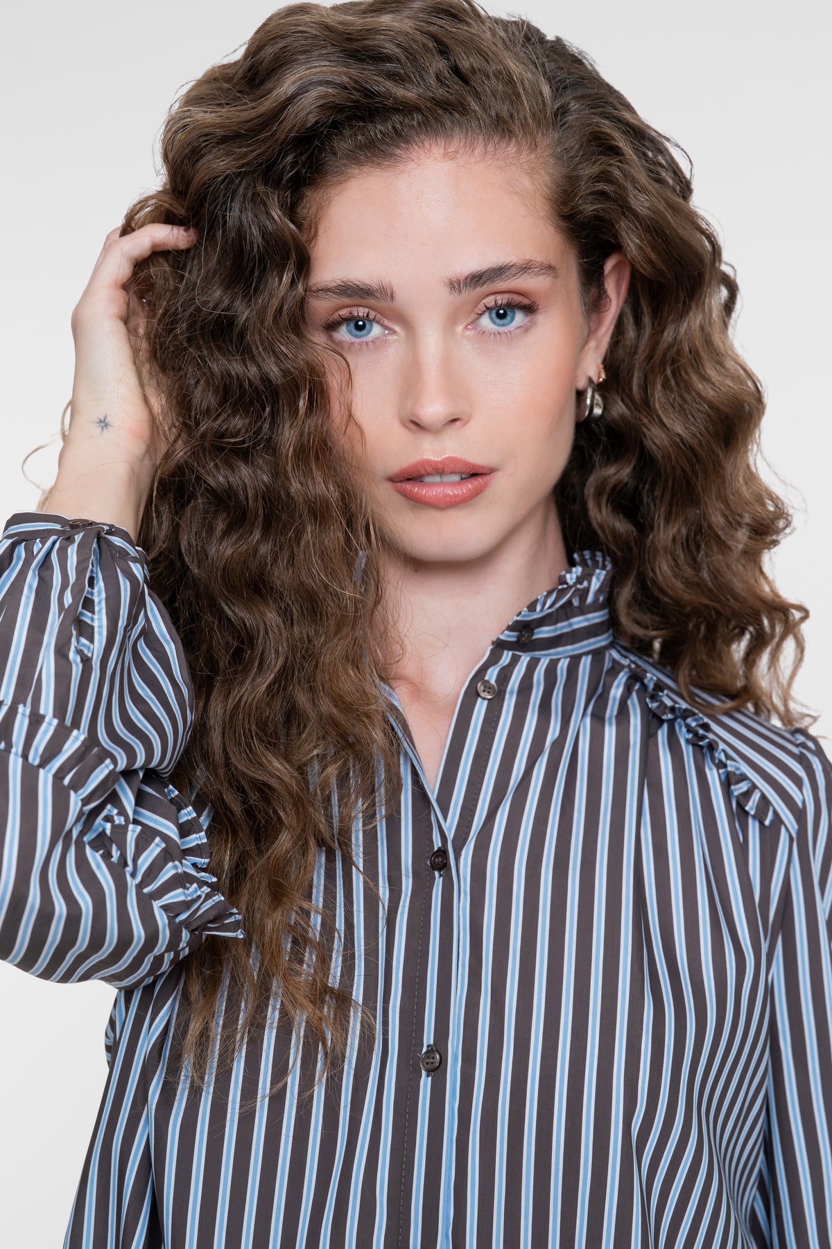 Geisha blouse met strepen en romantische ruffledetails