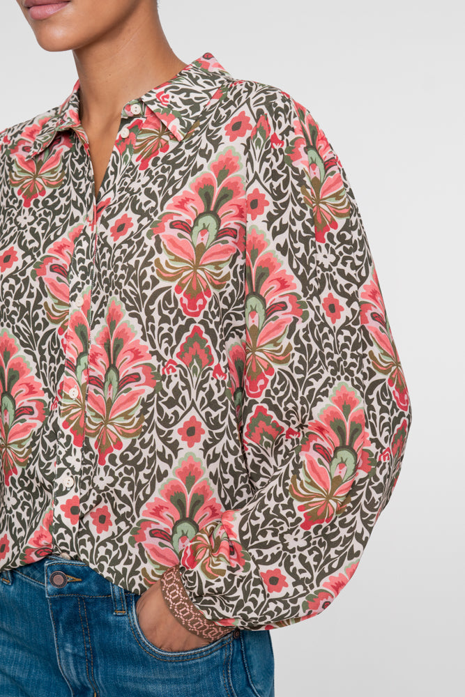 Geisha blouse met barokdessin en sierlijke mouwen