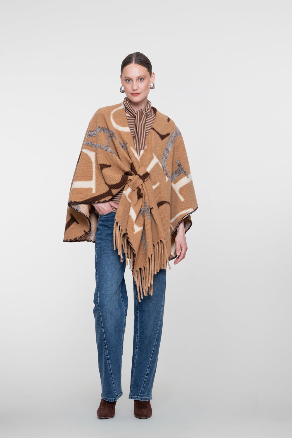 Geisha poncho met grafisch dessin en franjes
