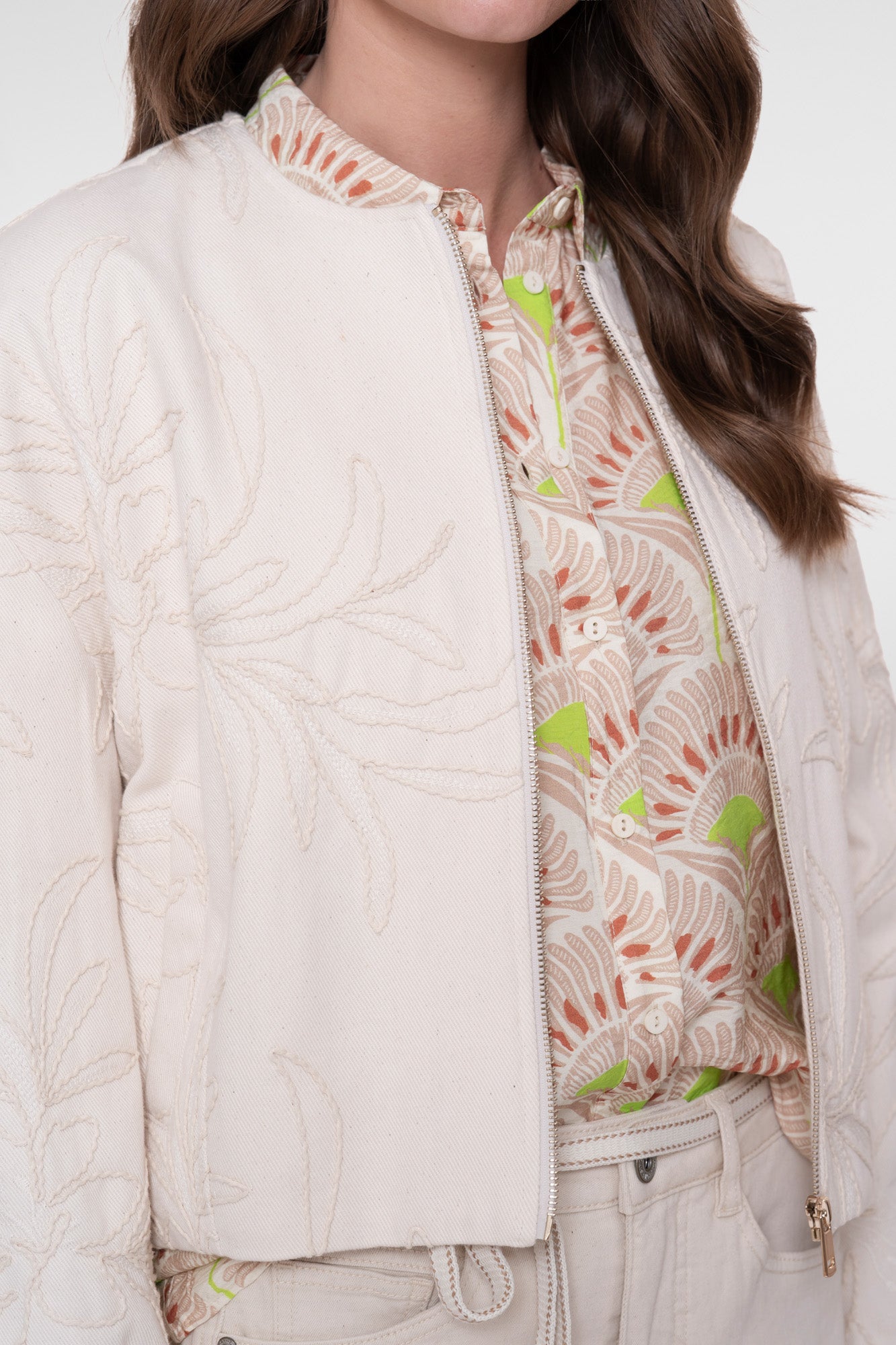 Bomberjasje met borduursels