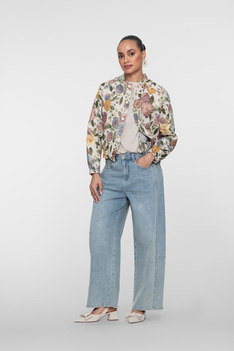 Geisha bloemenjacquard bomberjack met korte valling