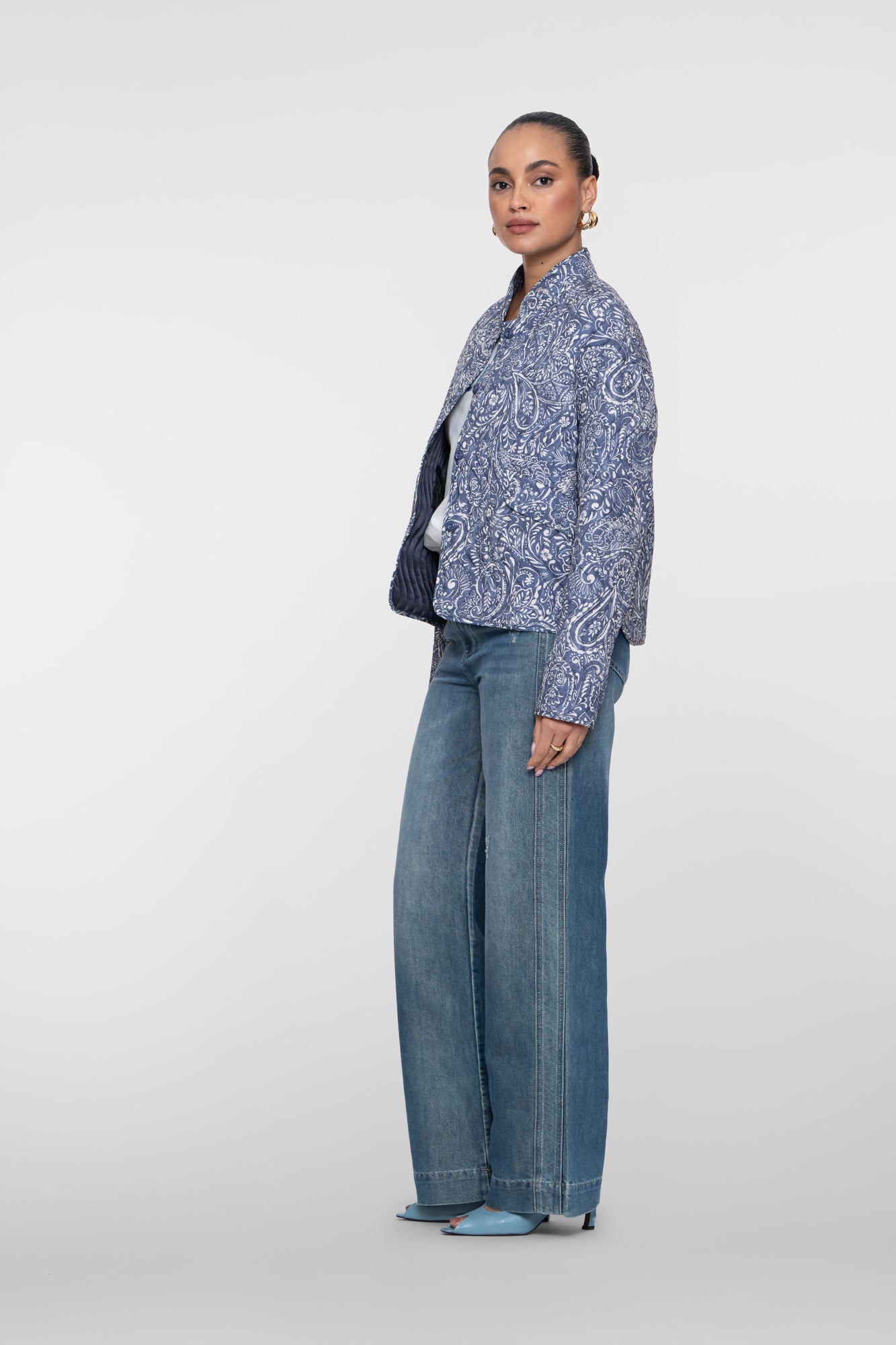 Geisha blauw gestept jasje met paisleyprint