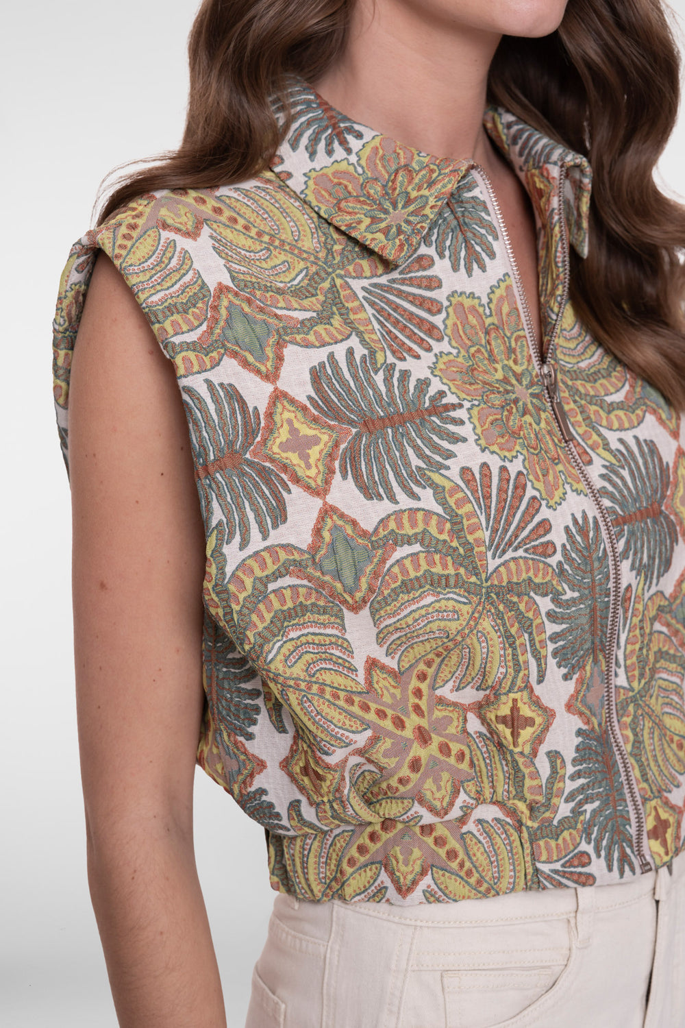 Geisha mouwloze jacket met natureprint
