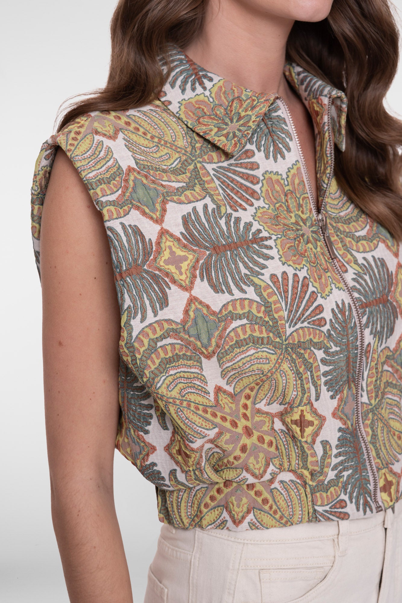 Geisha mouwloze jacket met natureprint