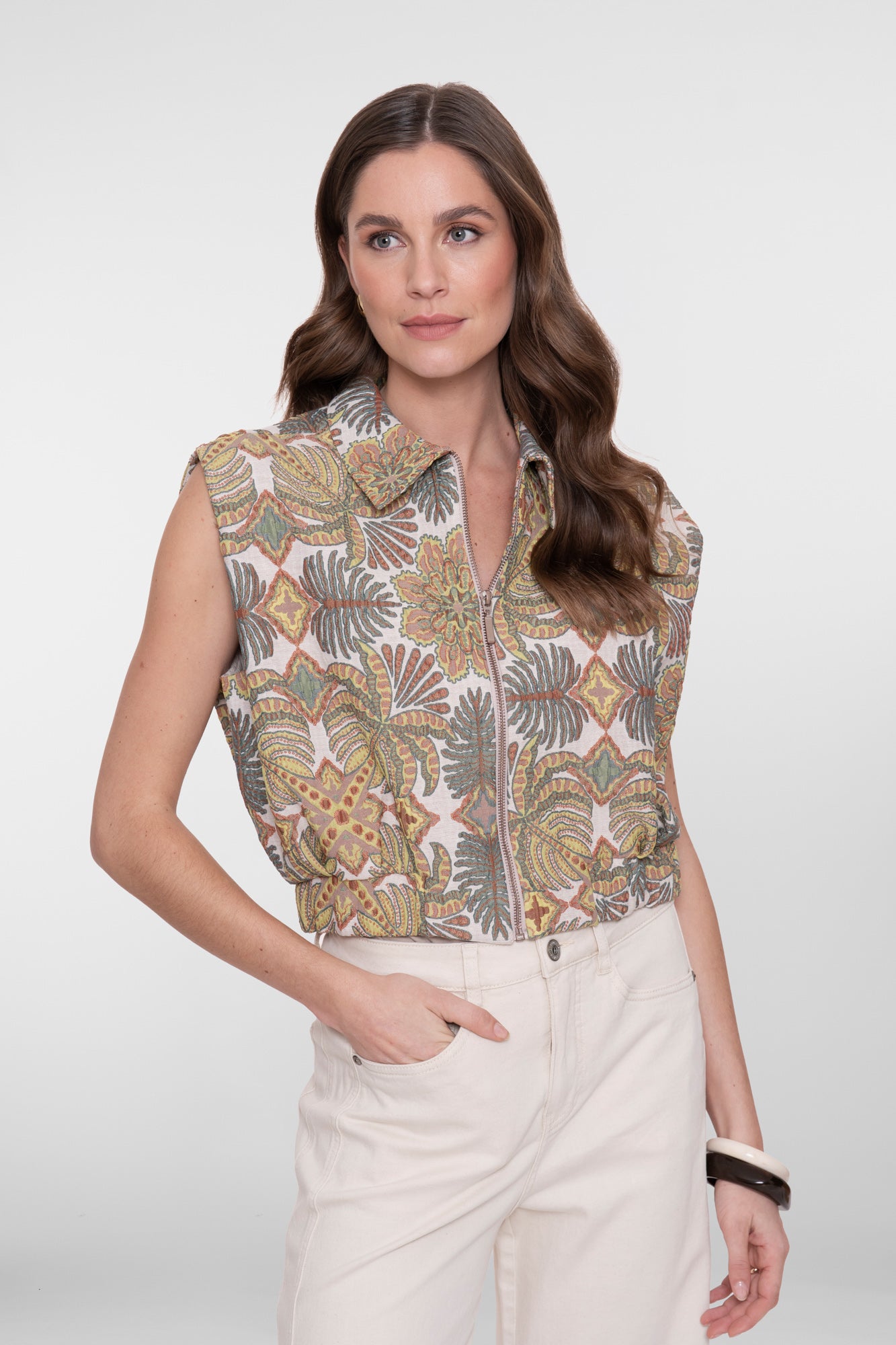 Geisha mouwloze jacket met natureprint