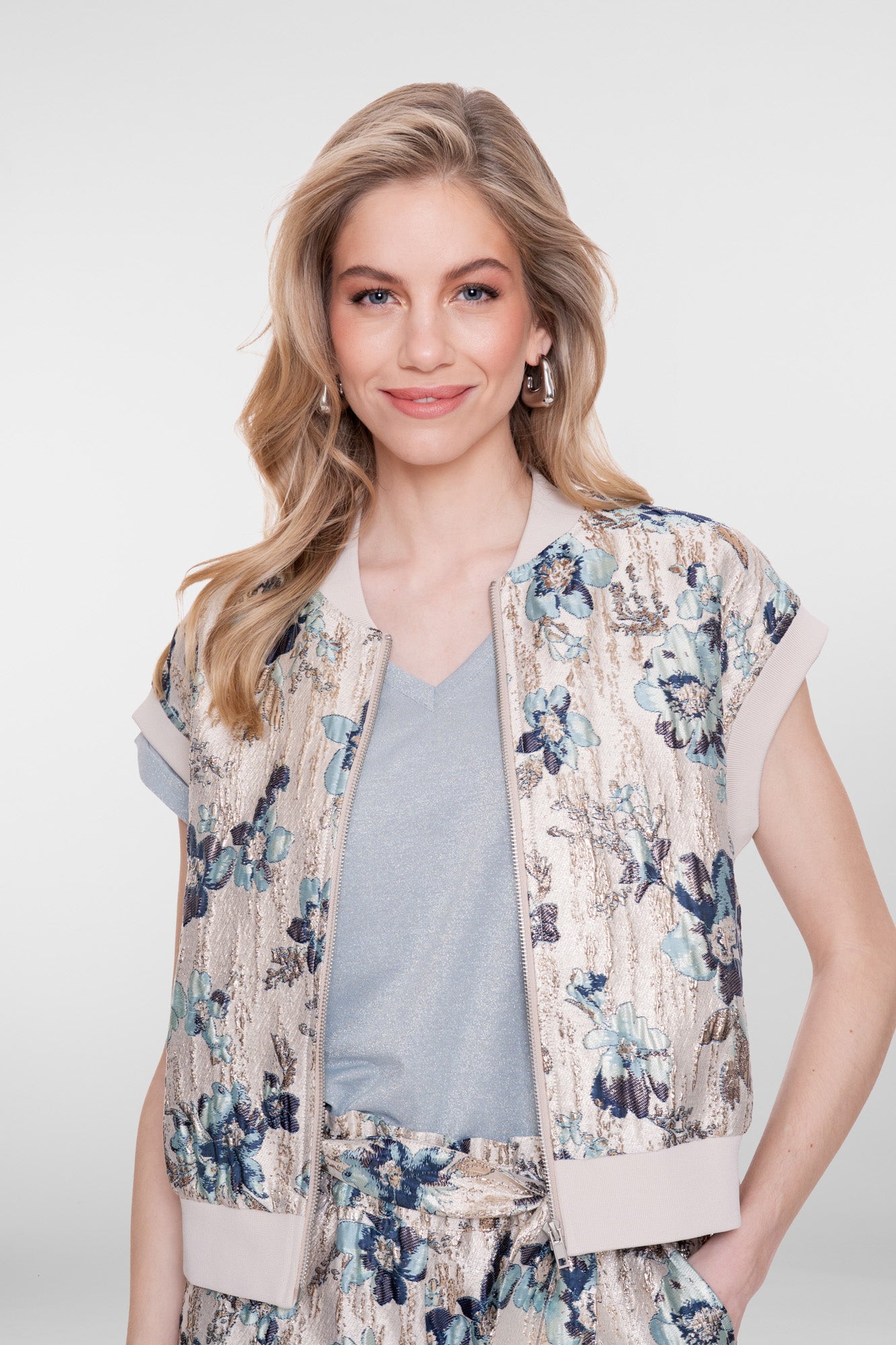 Geisha sleeveless jaquard bomber